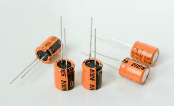 「NIPPON CHEMI-CON」電解電容極性接錯會爆炸，如何避免？